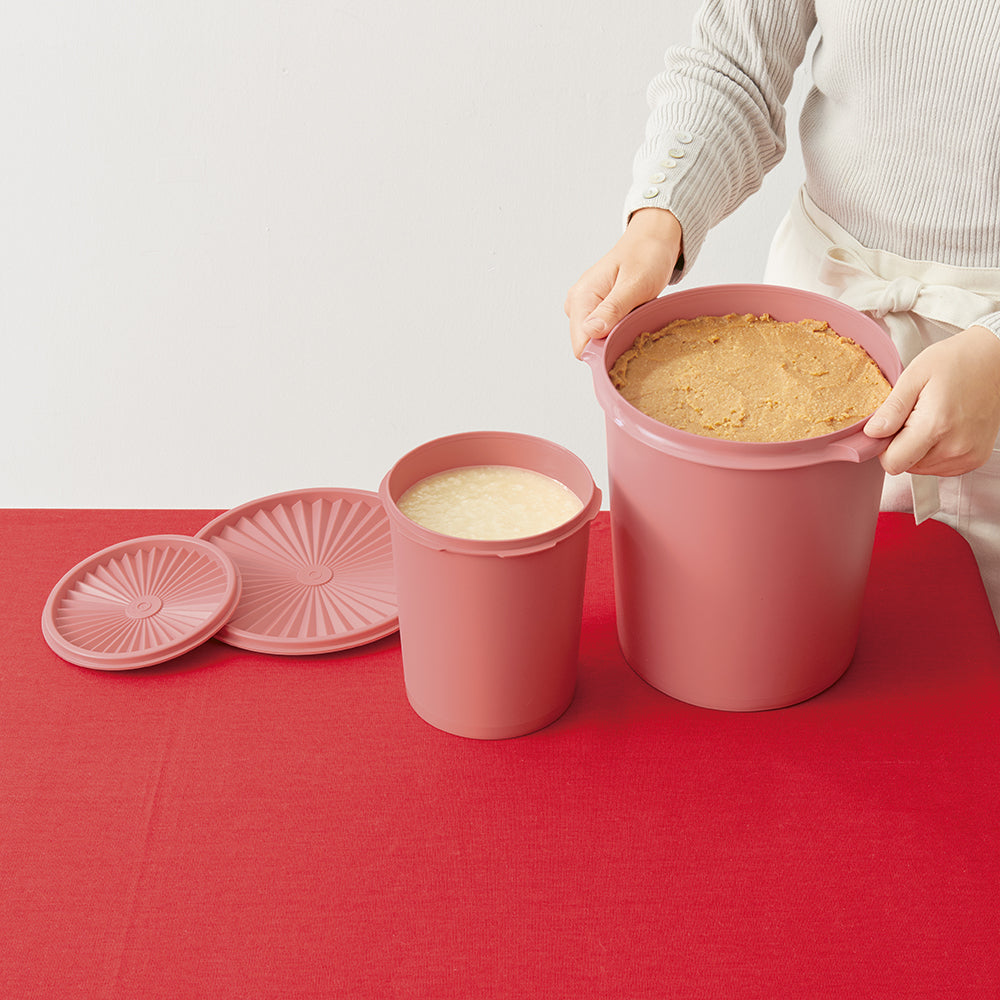 マキシクイーンデコレーター ノクターナルシーブルー | Official Store Tupperware Brands Japan – タッパーウェア ブランズ公式オンラインショップ